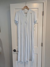 NEW Miss Elaine Woman blue HouseCoat Embroidered Zip Up Robe Cottagecore SIZE M