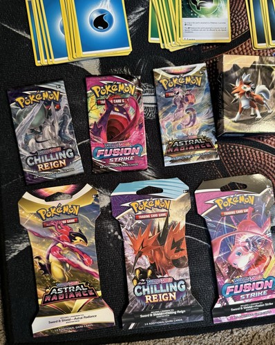 Large Pokémon Cards Lot - Picture 3 of 21