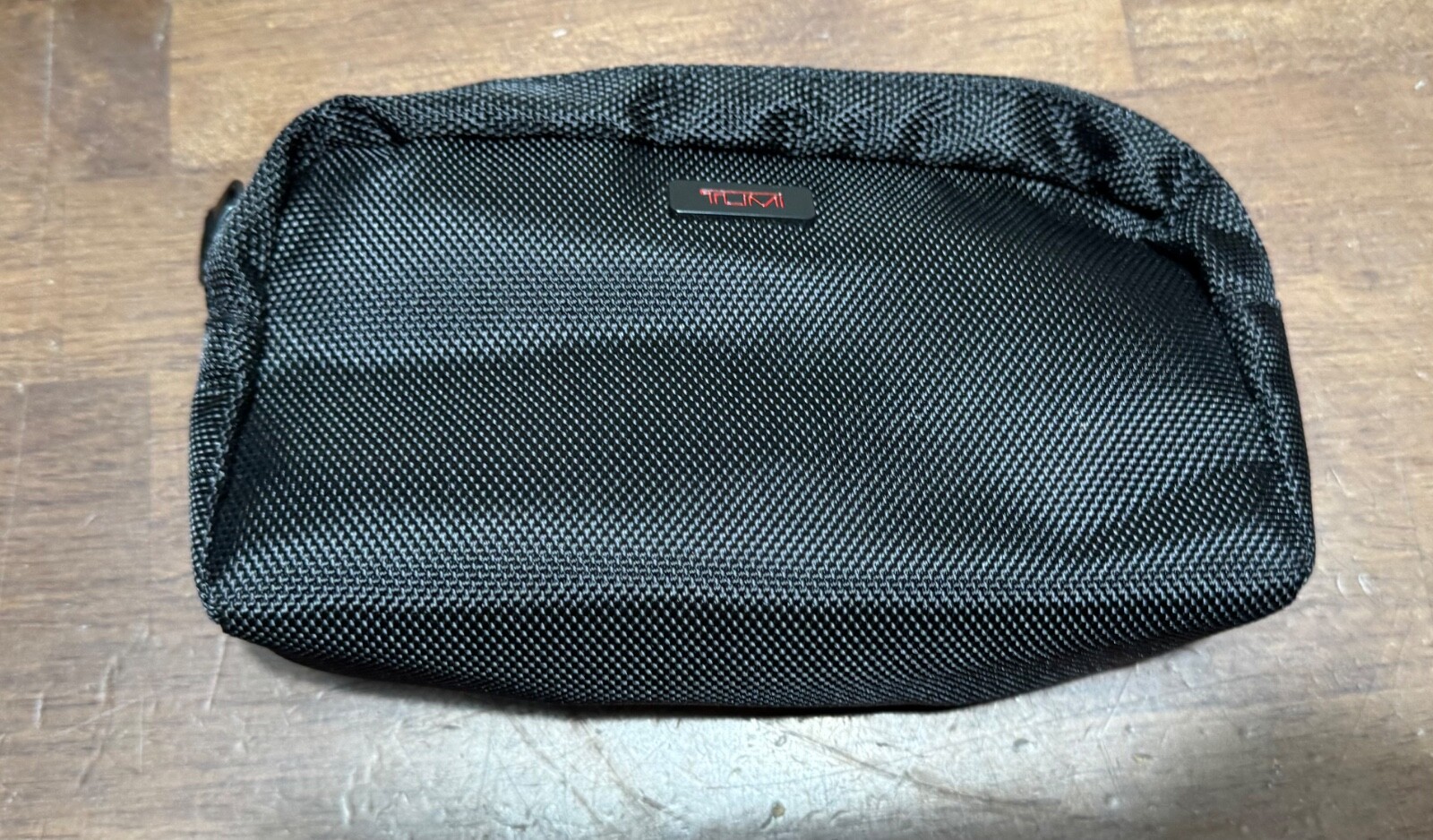 TUMI for Delta Black Amenity Kit Small Zippered Soft Travel Case Toiletry -lot m