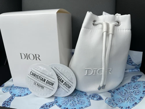 Mini pochette à cordon Dior et échantillons Le Baume, neuve