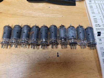 10 Vintage RCA GE  12AU6 Electron Vacuum Tube Lot All B&K 600 Tested 