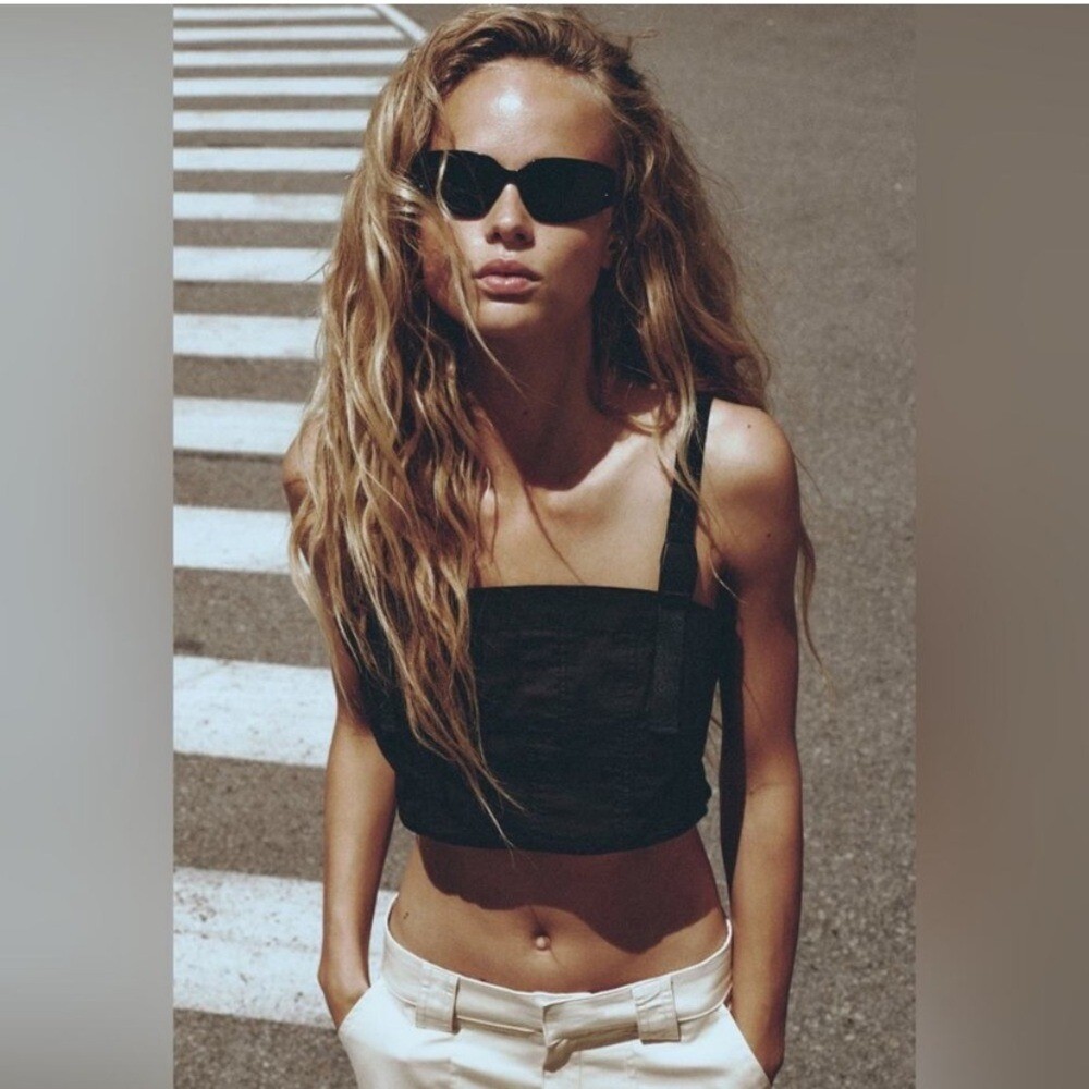 Camiseta sin mangas Zara negra recortada técnica utilidad hebilla clip correa algodón talla XL