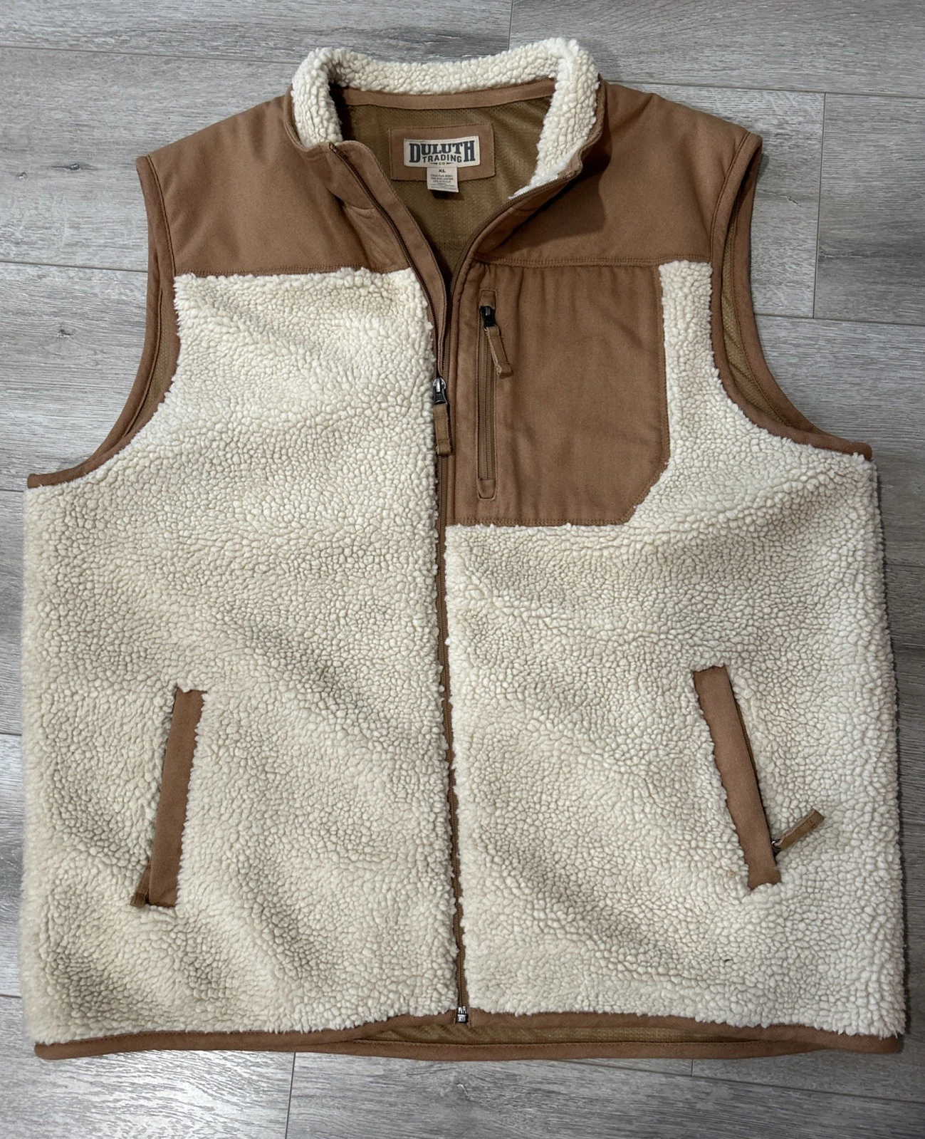 Duluths Men’s Burly Sherpa Fleece Vest Size XL Khaki Color Barely Used