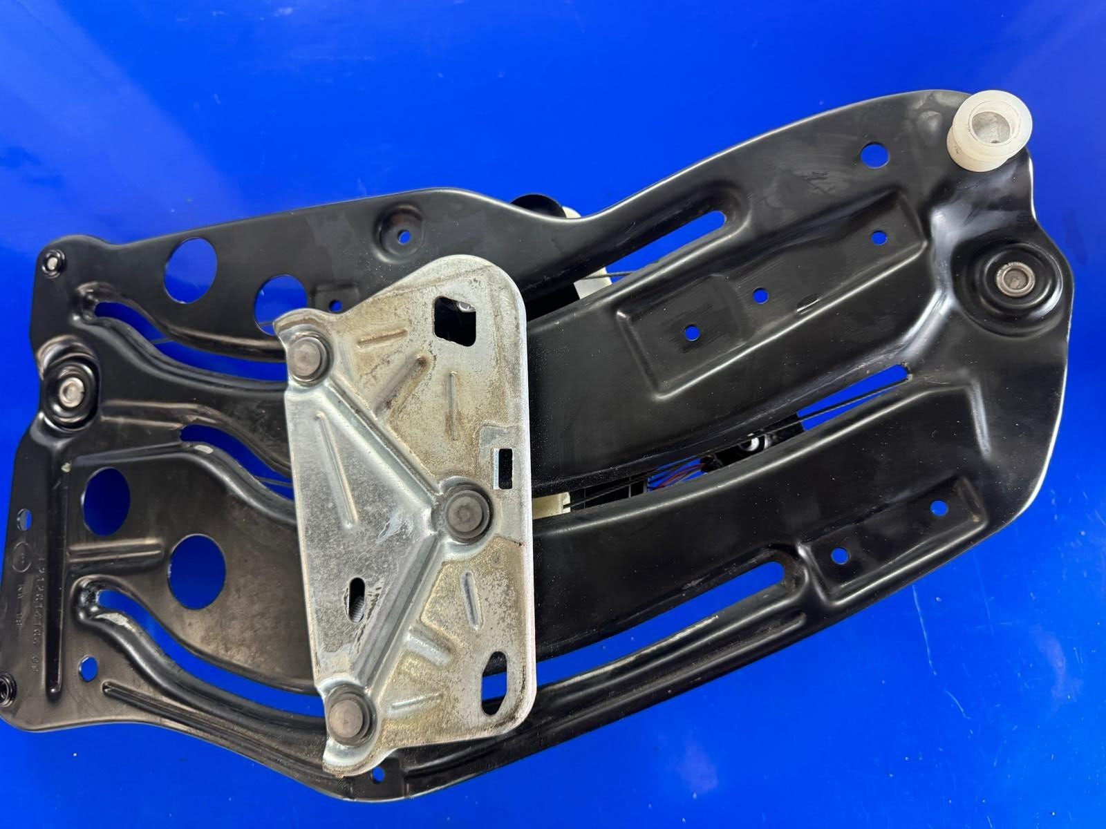 11-17 BENTLEY  CONTINENTAL  REAR RIGHT WINDOW REGULATOR MOTOR 3W8959704F