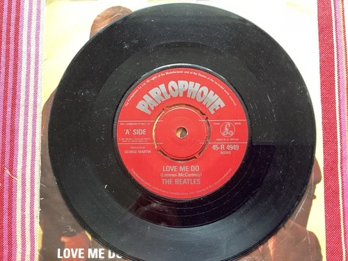 THE BEATLES LOVE ME DO / P.S. I LOVE YOU VINYL 7 Inch RED LABEL