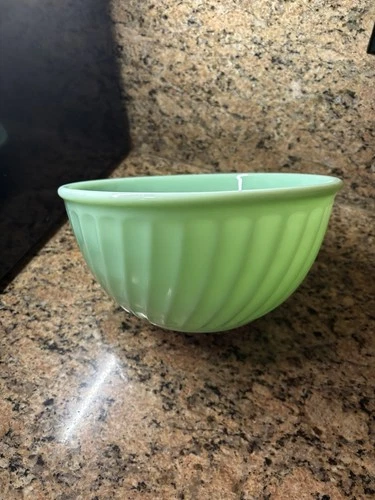 🥣 Vintage Fire King Green Jadeite Swirl 8" Mixing Bowl Marked🥣