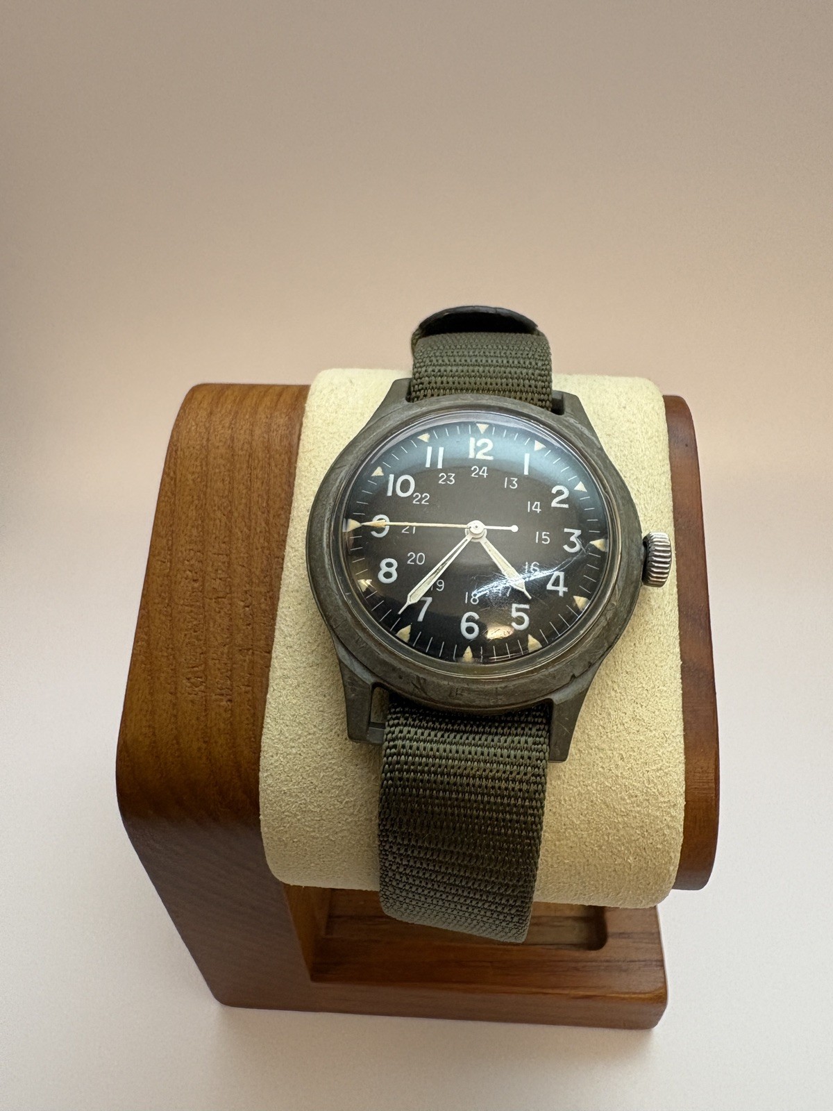 1969 Benrus MIL-W-46374 Vietnam Era US Military Watch Plastic Case Working