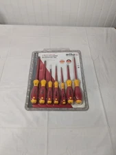 Wiha Screwdriver Set: 7 Pc, Insulated Slotted & Phillips 32097