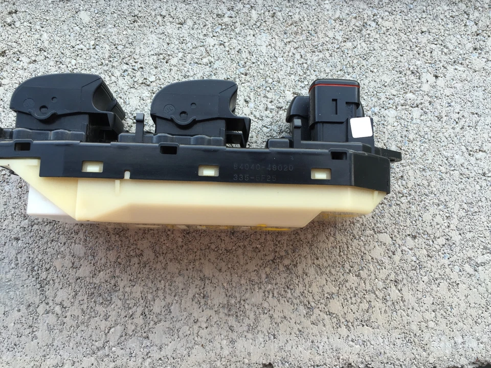 99 - 03 LEXUS RX300 3.0L DRIVER LEFT SIDE MASTER POWER WINDOW SWITCH 84040-48020 - Image 2 of 4