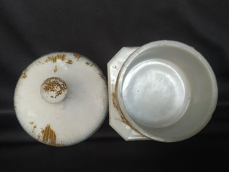 Vintage Blanco Leche Vidrio Caseta Forma Vallerysthal Butter Plato Collecitble - Imagen 2 de 4