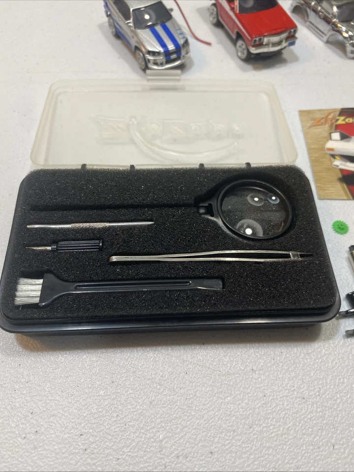 Radio Shack Zip Zaps Micro RC Cars Lot  plus case and accessories - Image 2 of 4