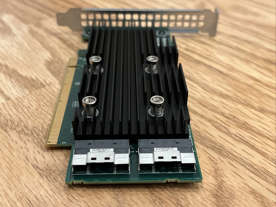Dell UCEA-200 PCIe NVMe SFF-8654 2 Port RAID Controller Card - Image 3 of 3