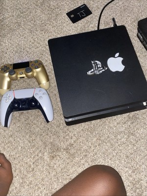 Sony PlayStation 4 500gb Jet Black Console With Two Controllers and Wires