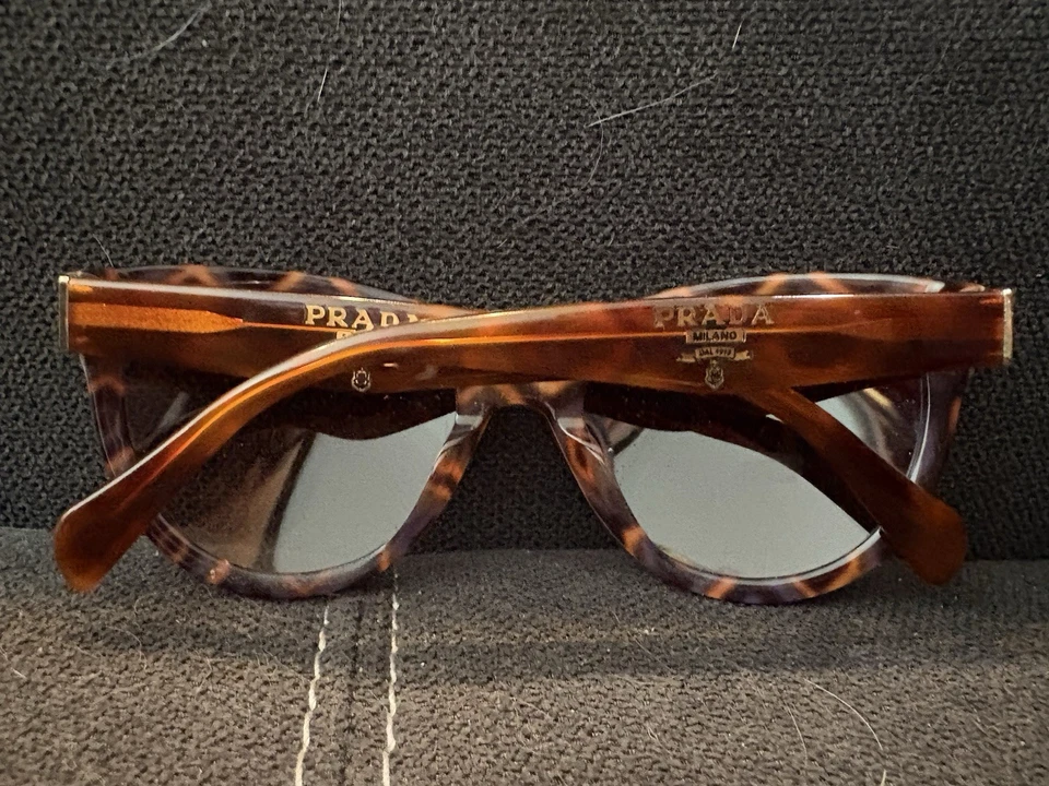 Gafas de sol para mujer PRADA ojo de gato auténticas con montura marrón formulada Foto 2 de 4