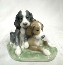 Figura NAO por LLADRO Dos Cachorros ~ Cachorros de Spaniel Cansados (Perros) #1046 1987 *COMO NUEVA*