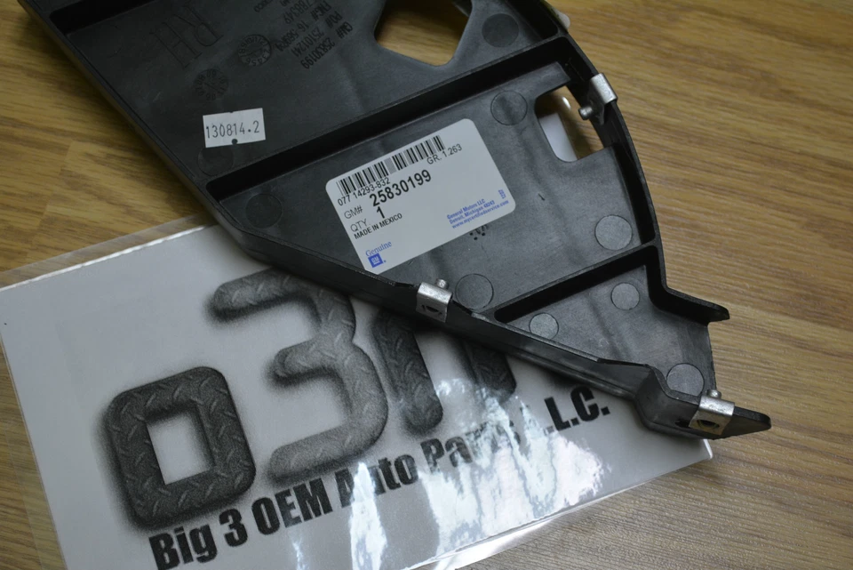 Soporte de llenado de parachoques delantero lateral izquierdo Chevrolet Tahoe Suburban Avalanche nuevo OEM Foto 4 de 4