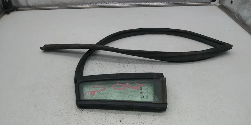 12 13 14 15 16 17 KIA RIO PUERTA TRASERA DERECHA VENTILACIÓN CRISTAL SOLAR 834271W020 Foto 2 de 4