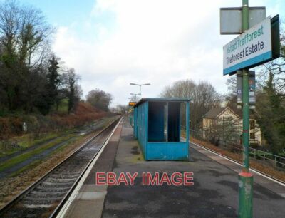 FOTO GRUNDAUSSTATTUNG AM BAHNHOF TREFOREST ESTATE DIE EINZIGE EINRICHTUNG IN