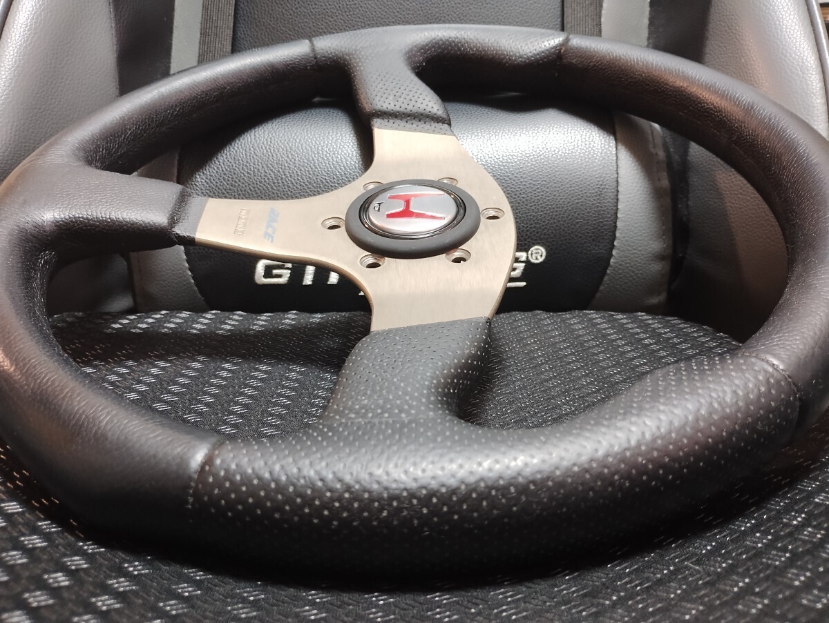 MOMO RACE 35Œ¶ Steering Wheel with Honda Horn Button for NSX S2000