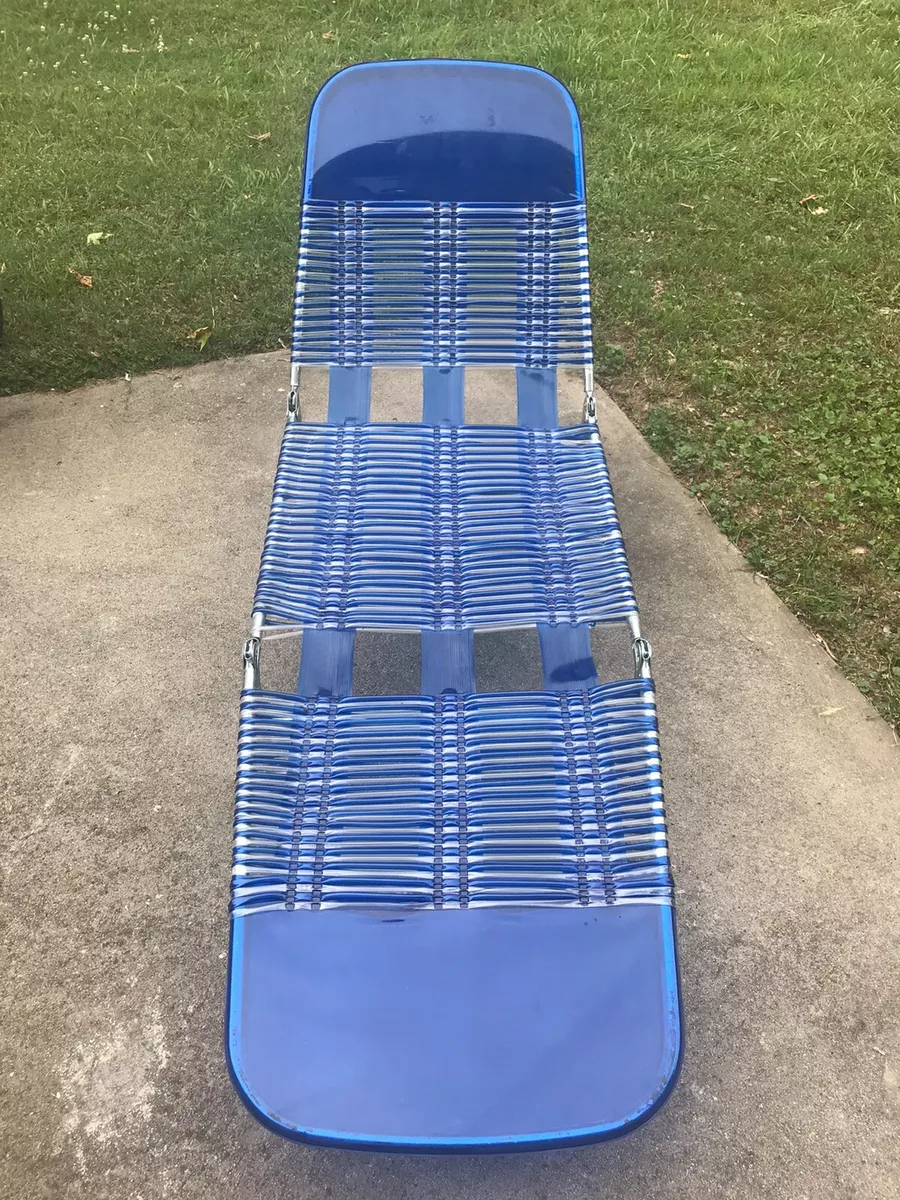 Vintage Blue Color Folding Lawn Lounge Chair Beach Deck Pool Vinyl