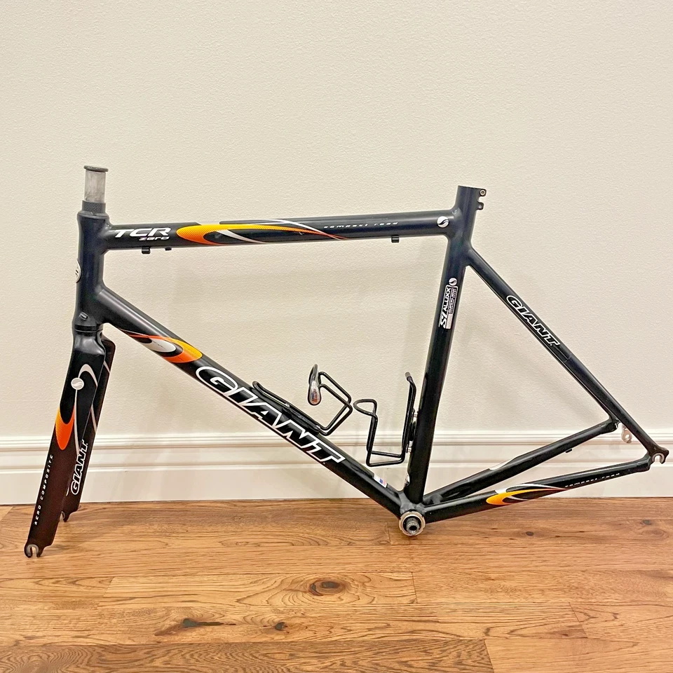 Conjunto de quadro de bicicleta de estrada Giant TCR Zero grande 56 cm carbono e alumínio Dura Ace - Imagem 2 de 4