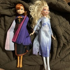 Disney Hasbro Frozen 2: Elsa And Anna Dolls - 11" - 2018