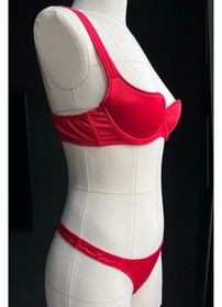 L'Agent by Agent Provocateur Red Danita Padded Demi 75B (34B) + Thong M