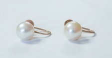 Gorgeous 8mm Cultured Pearl Solitaire 14K Yellow Gold Screw Back Earrings