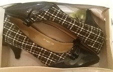 BNWT, size 36 dark navy patent 2 1/2" heel court shoes with pointed toes + tweed