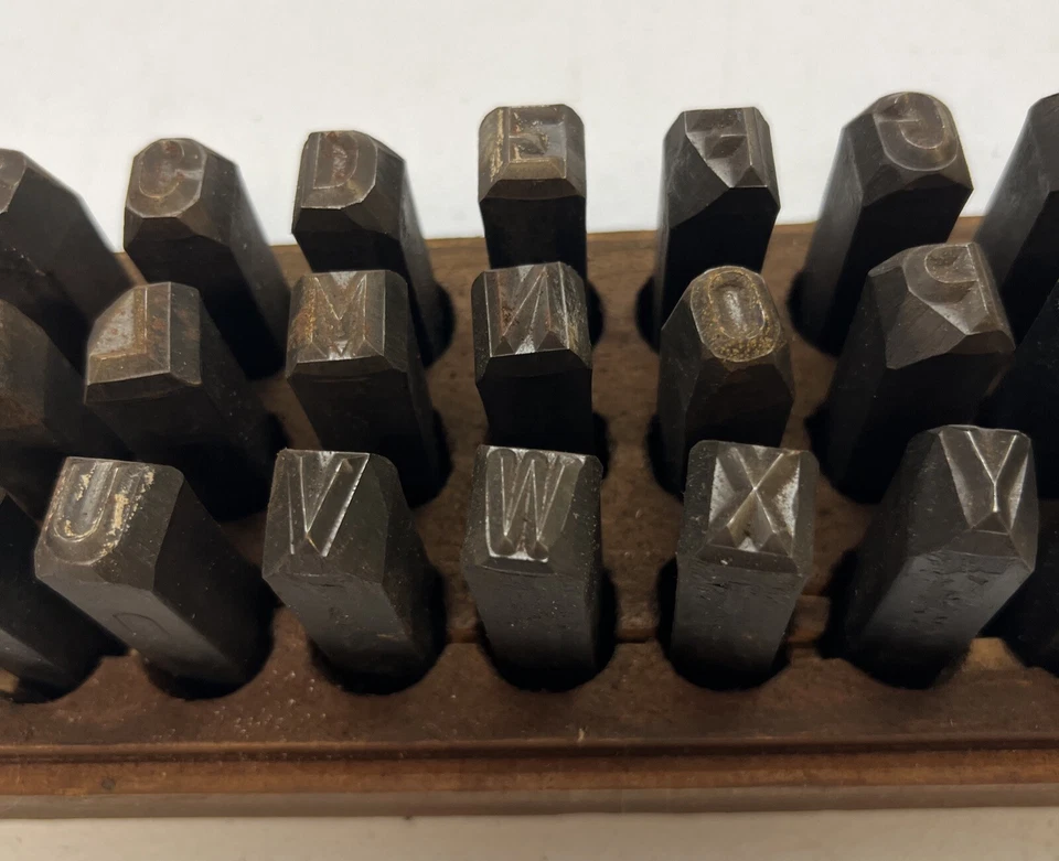 Estampillas de acero con letras de 3/8" marca Matthew’s of Pittsburgh alfabeto completo + y Foto 3 de 4