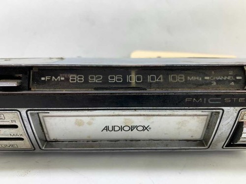 Audio Equipment Radio Fits 71-77 CHEVROLET PASS. 2239286 - Picture 4 of 9