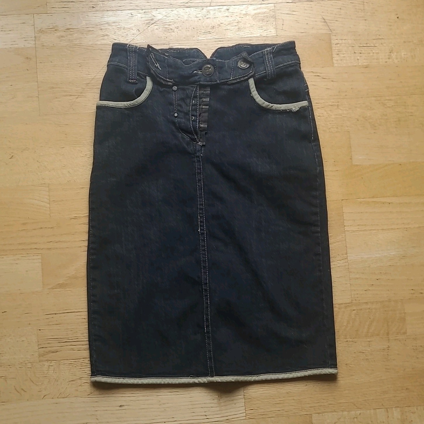 ROSA & ROSE Women's Black Denim Pencil Skirt Knee Length Studded Pockets