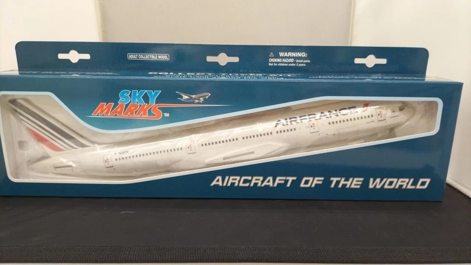 DARON SKR781 1200 777-200 Air France with gear - Image 2 of 4