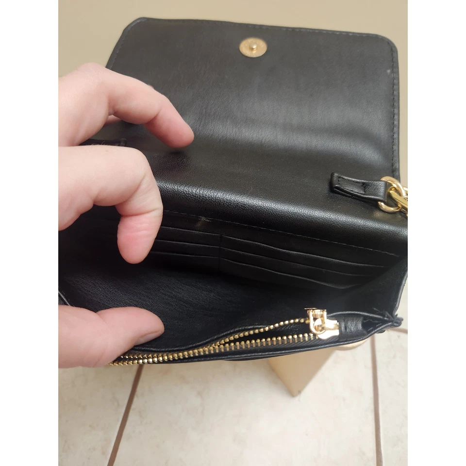 Bolso Bandolera BEBE Negro Acolchado Cadena Hombro Logo Dorado Foto 4 de 4