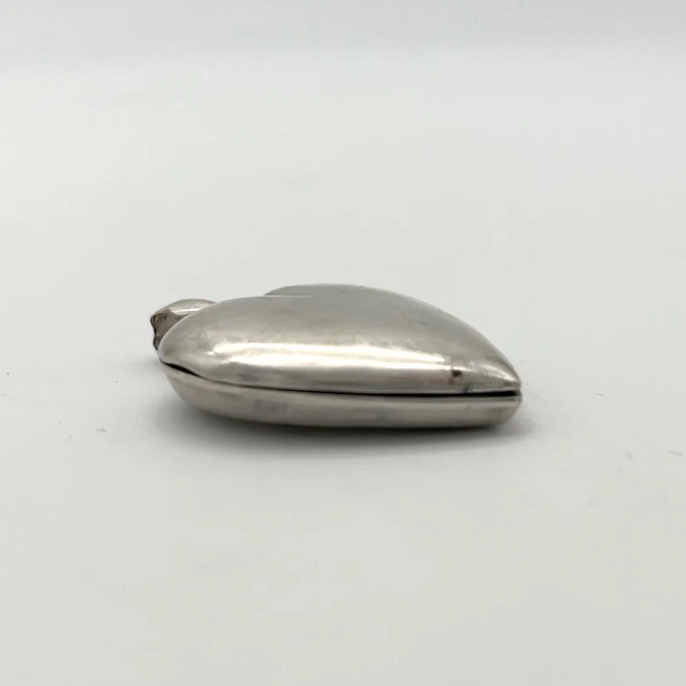 Vintage Sterling Silver Puffy Heart Locket Cupid Pendant Photo Holder Jewelry - Image 3 of 4