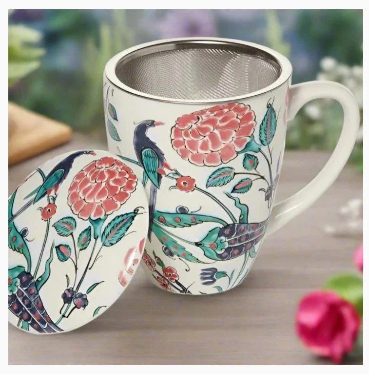 METROPOLITAN MUSEUM OF ART, "IZNIK GARDEN" COVERED MUG with TEA INFUSER, NIB
Opens in a new window o