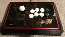 Mad Catz Street Fighter IV Arcade Fightstick Tournament Edition per PS3/PC