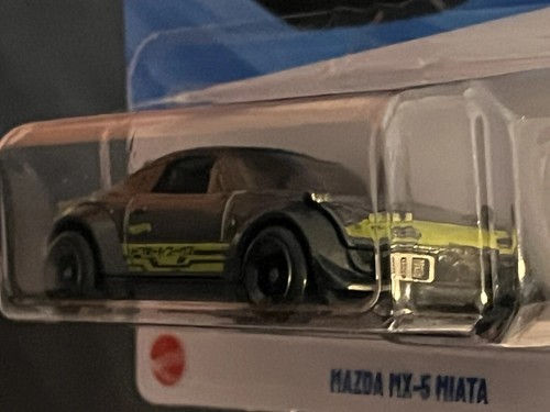 2025 Hot Wheels Legends Tour Winner Mazda MX-5 Miata HW Dream Garage #1/250 FS - Picture 5 of 8