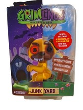 Fingerlings Grimlings Ugly Pug Dog JUNK YARD Interactive Light Up Toy NEW
