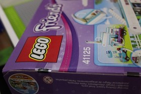 Lego (41125) Friends,  Horse Vet Trailor, New in factory sealed Box