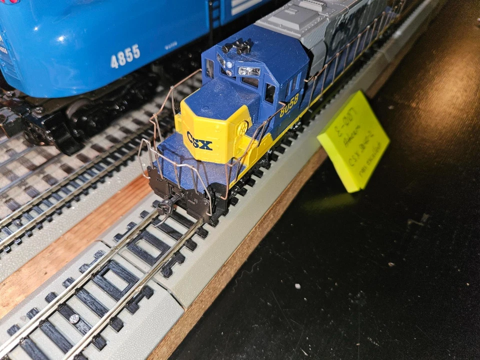 CSX DIESEL, HO GUAGE, ATHEARN, RUNS EXCELLENTLY, SEE VIDEO - Image 2 of 4