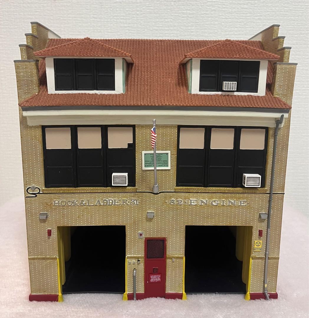 コード3 CODE 3 Firehouse 消防署 ジオラマ　完成品　1/64 s-l1200.jpg