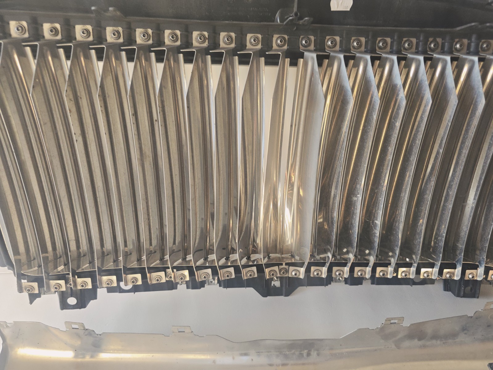 2010-2014 Rolls Royce Ghost Front Radiator Grille Chrome 51117198866 OEM