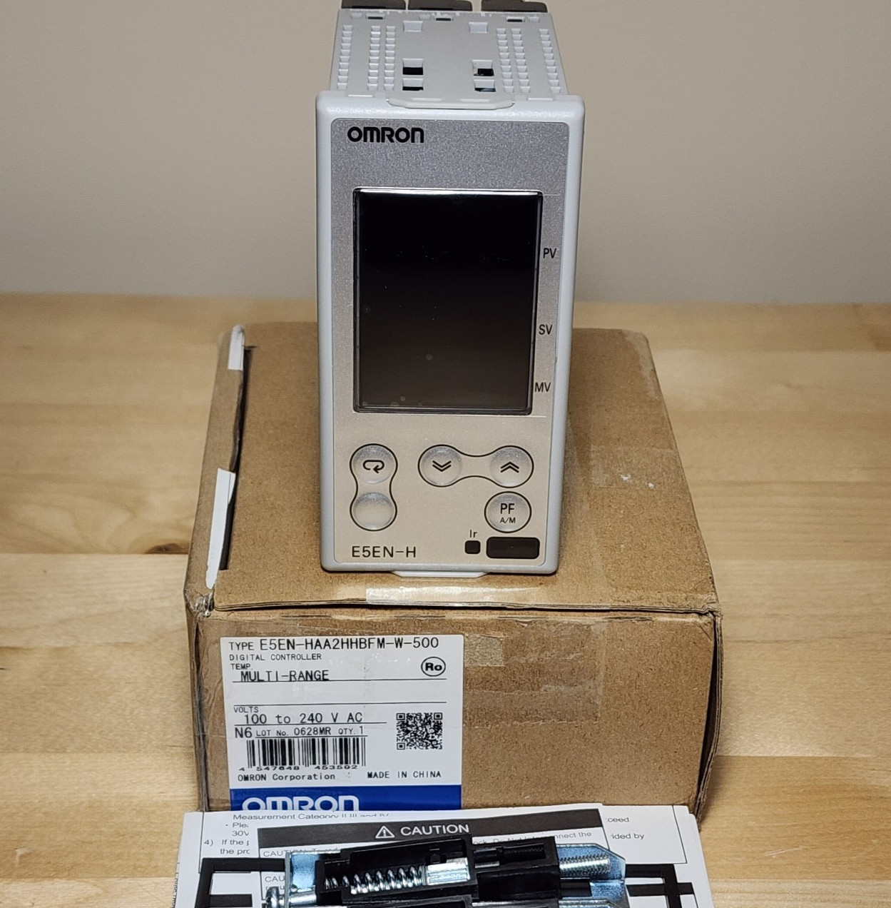 Omron E5EN-HAA2HHBFM-W-500 Digital Temperature Controller 100-240VAC