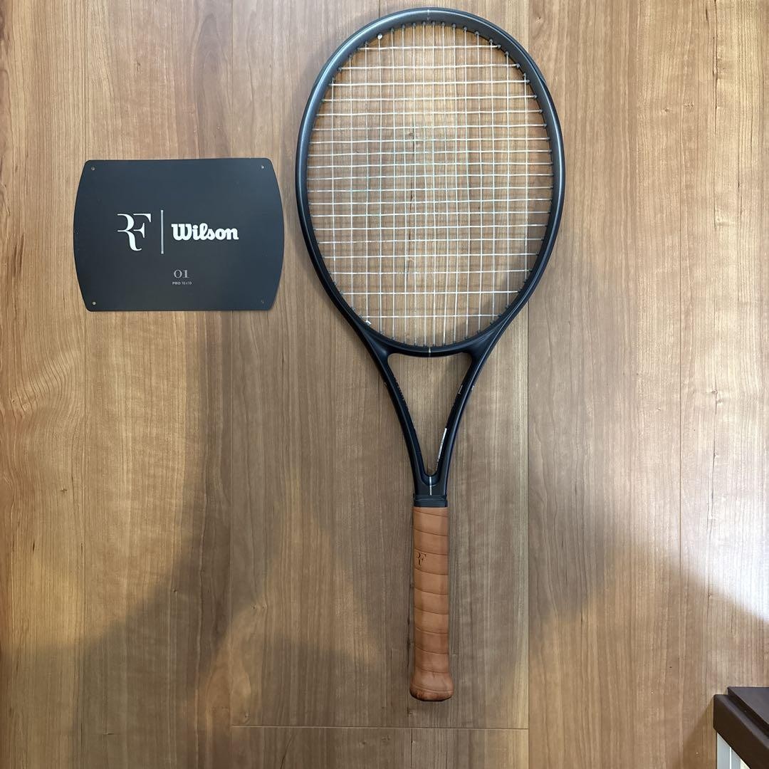 Wilsonウィルソン　アールエフワン　プロ　RF01 PRO 320g G2 Wilson Roger Federer 01 Pro (320G) Tennis Racquet - World