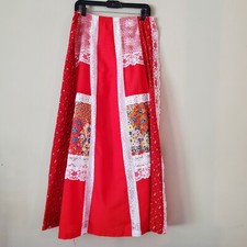 Vintage 1970s cottagecore Maxi Skirt Size Medium By Care Free Fashions
