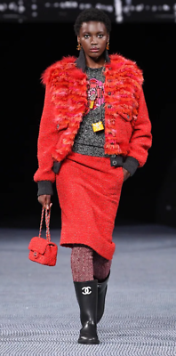 CHANEL 22K BLACK WHITE PINK RED CASHMERE KNIT CC RUNWAY SWEATER