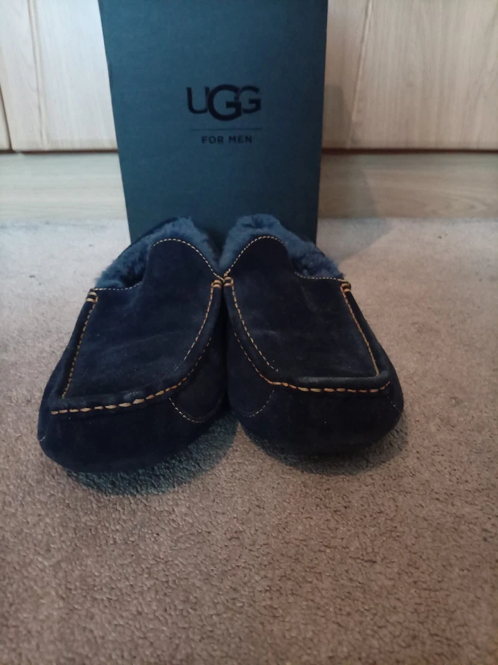 Ugg Men's Ascot Slippers UK 10 Fur Lined - Excellent Condition - Boxed - Image 3 of 4