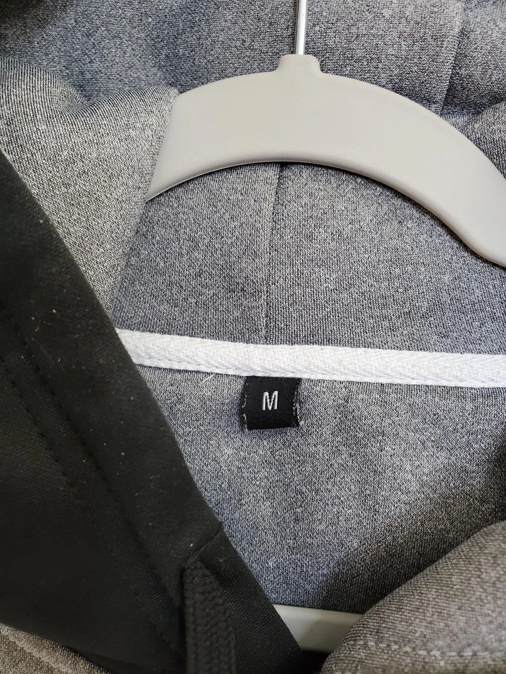 Pulôver Easton com capuz masculino cinza médio preto manga curta poliéster atlético - Imagem 2 de 4