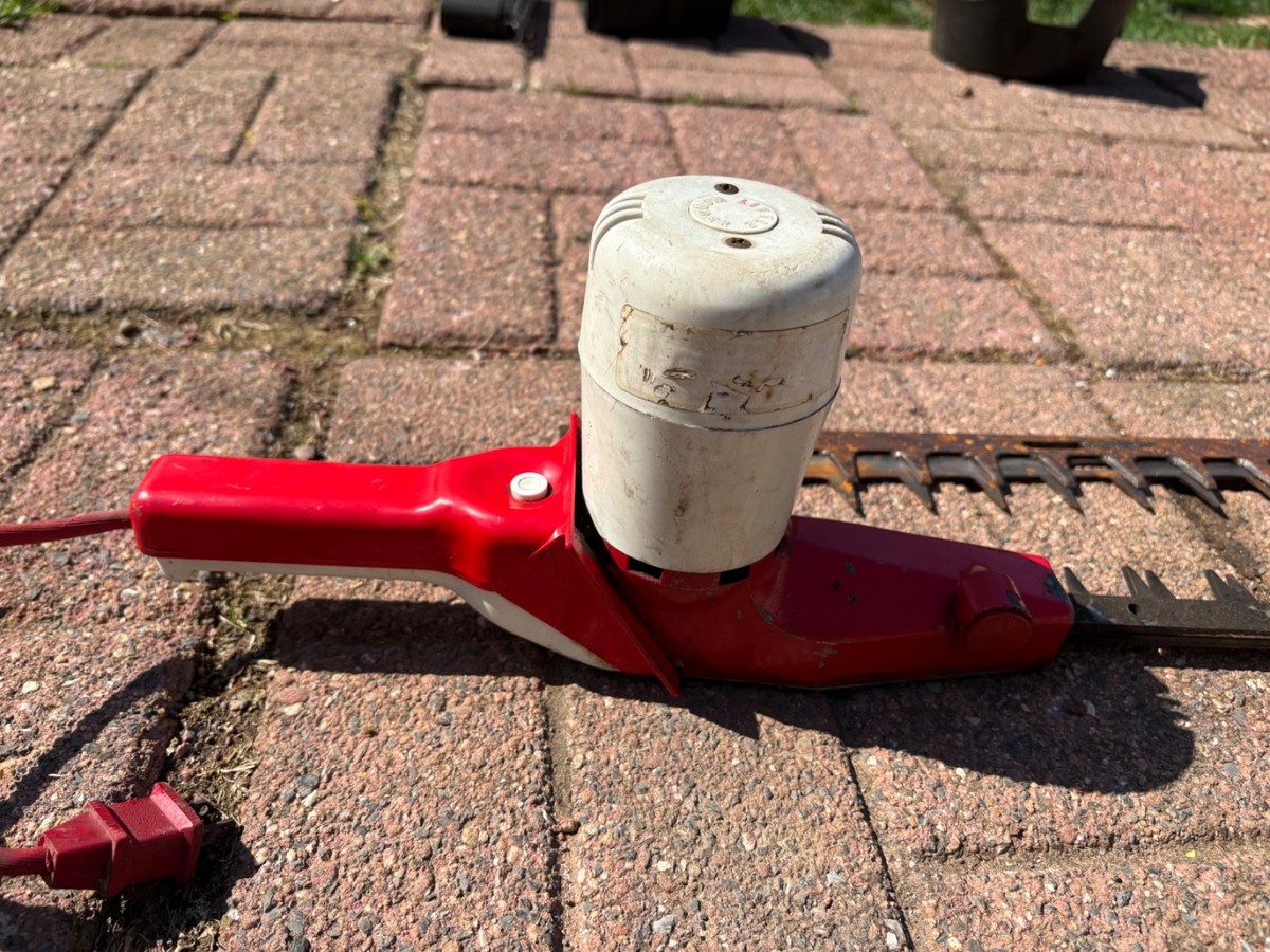Vintage Little Wonder Hedge Trimmer D-2000 Tested! Extra Blade
